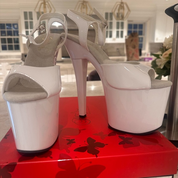 Pleaser White Heels NWT size 8 - Picture 4 of 9